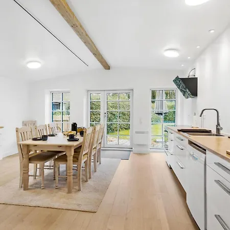 Vakantiehuis Three-bedroom In Tranekar