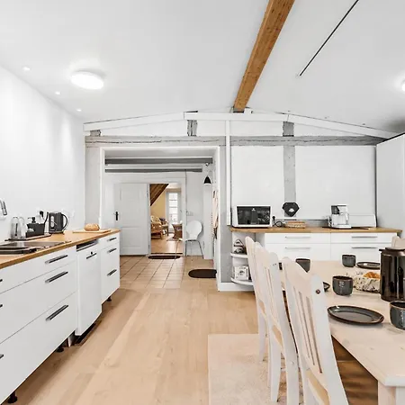 Three-bedroom In Tranekar Vakantiehuis *